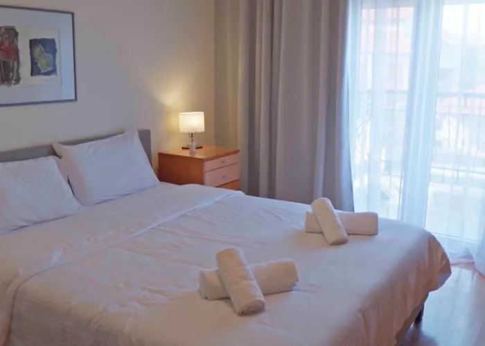Florina House - Spacious With 2 Bedrooms And Mountain View