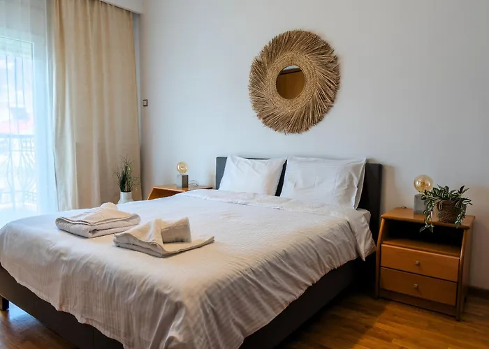 Florina House - Spacious With 2 Bedrooms And Mountain View