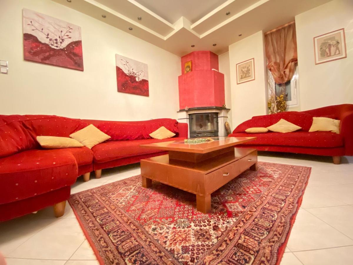 House - Spacious With 2 Bedrooms And Mountain View *